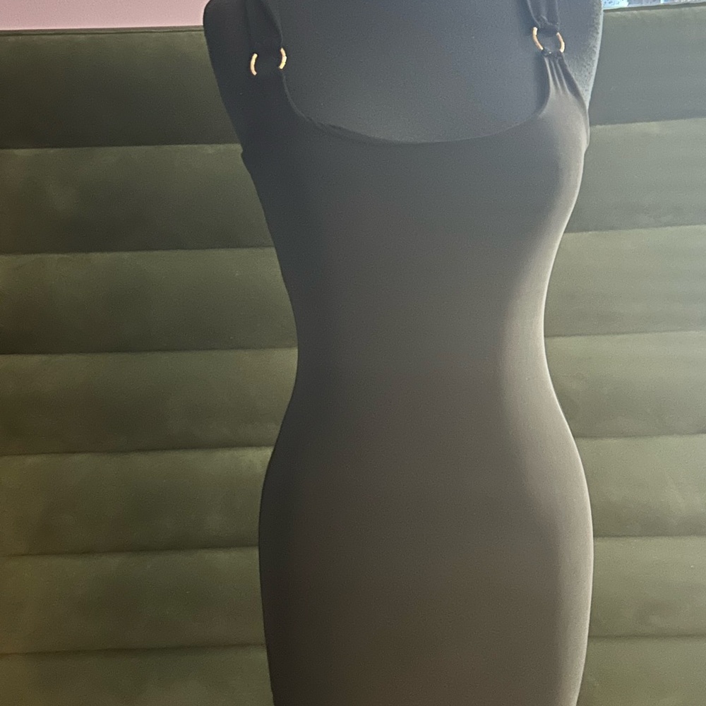 Prettylittlething Black Sleeveless Dress